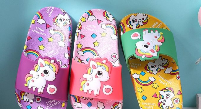 Unicorn Kids Slippers New Summer Rainbow Boys Girls Slippers PVC Non-slip Children Beach Shoes Baby Home Sandals Kids Flip Flops