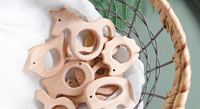 10pc Wooden Teether Animals Beech Teething Grasping Wooden Animal Toy Rodent Baby Teether Pendant DIY Pacifier Chain Kids Goods