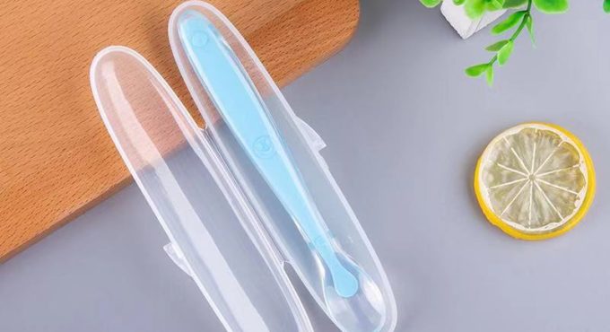 1Pcs Baby Spoon Feeding with Storage Box Non-Slip Baby Trainning Spoon Food Grade Silicone Cute Baby Feeding Tableware