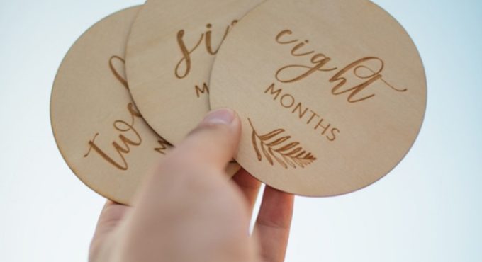 12 Pcs Baby Milestone Cards Wooden Commemorate Baby Birth Monthly Recording Discs Newborn Infant Shower DIY Gifts