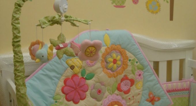 7pcs Girls Baby Bedding Set Flower Birds Nursery Quilt Bumper Sheet Crib Skirt Baby Crib Bedding Set Baby Bassinet Mattress