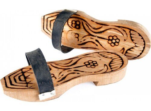 E-Decor Wooden Clog