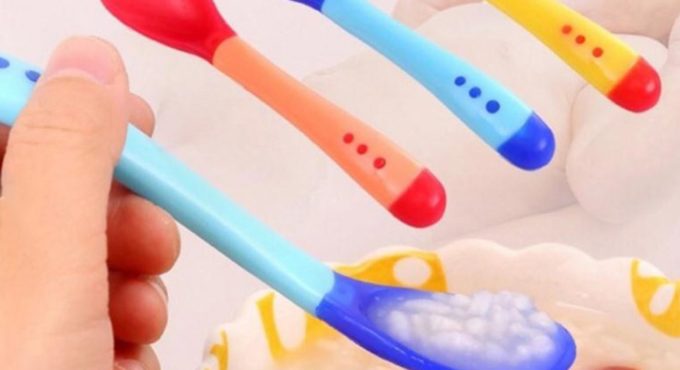 1pcs Baby Temperature Sensing Tableware Safety Soft Feeding Flatware Baby Kids Learning Dishes Baby Feeding Tableware