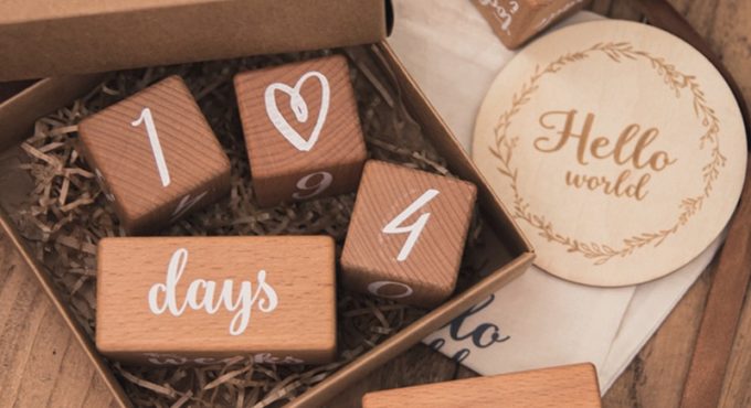 6pcs/set Wooden Baby Milestone Cards Block Baby Photography Milestone Memorial Monthly Newborn Photography Props Set With Box