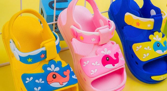 Boys and girls sandals Baotou beach shoes 1-4years old children non-slip soft bottom children's sandals non-slip summer sandals