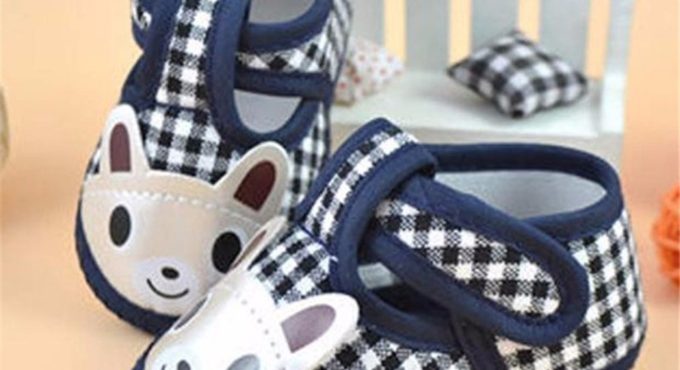 Spring And Autumn Baby Shoes Soft And Comfortable Dispensed Baby Shoes Embroidery Craft Canvas Shoes