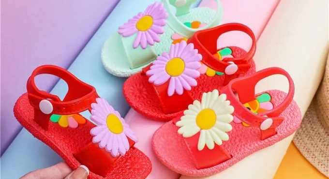 Female baby sandals summer new 0-2 years old baby sandals toddler soft bottom non-slip princess shoes toddler shoes