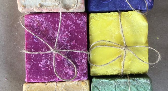 6'lı Natural Soap Set (Lavender, Clay, Daisy, Black Mulberry, Walnut, Bay)