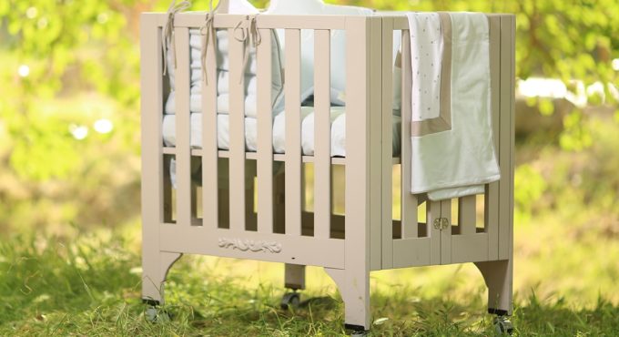 Folding baby crib child bed quilt pillow rocking chair Bassinet swing Mini cradle hammock Basket side furniture tool