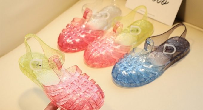 2021Girls Kids Summer Crystal Sandals Candy Color Casual Shoes Flat Heel New Jelly Children's Shoes PVC Soft Baby Boy Beach Sand