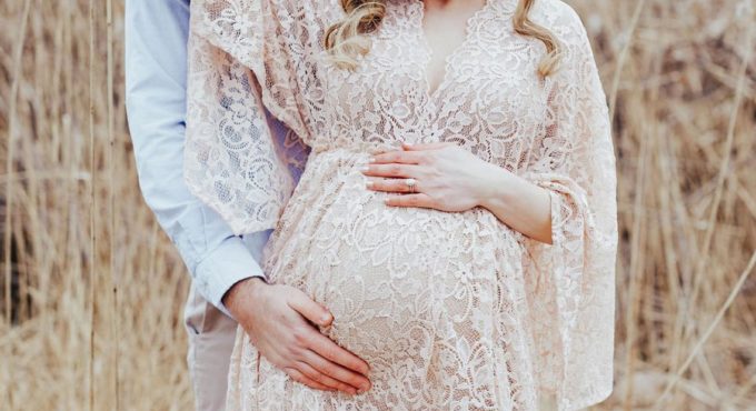 Ivory V Neck Strech Lace Dress for Photoshoot Side Slit Maternity Gown Designer Photo Shooting Dress for Baby Shower 2021