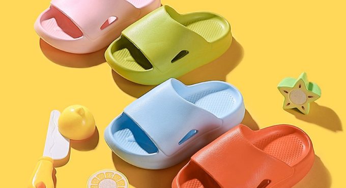 Children Slippers Boys Girls Solid Beach Sandals Slides Slippers Shower Bathroom Slipper Eva Thick Sole Sandals Indoor Summer