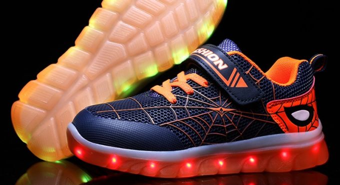 Children Skate Shoes Little Gilrs Summer 2021 Sports Baby Fashion Boy Casual Sneakers Glowing Light LED Kids Toddler Flats Boots