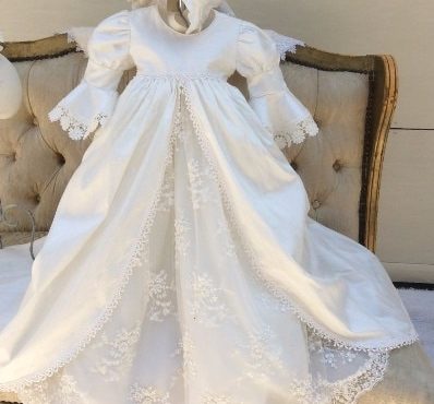 High Quality White Ivory Infant Christening Gown Baby Girls Baptism Dress Lace Applique Toddler Gown Robe with Bonnet 0-24 month