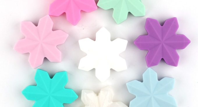 100pcs Snowflake Silicone Teether 40mm Mini Baby Teething Toys Food Grade Silicone Beads No Toxic Nursing Gift BPA Free