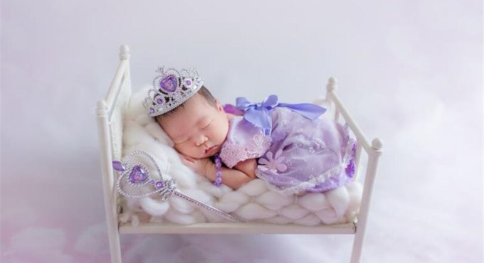 Newborn baby Mini Bed Vintage baby bed photography props Newborn photography prop Rustic baby photo props