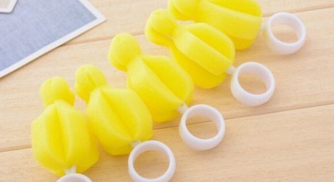 2pcs New 360 Degree Rotating Sponge yellow Baby Nipple Brush Babies Teat Cleaning Feeding Bottle Brushes Infant Pacifier Cleaner