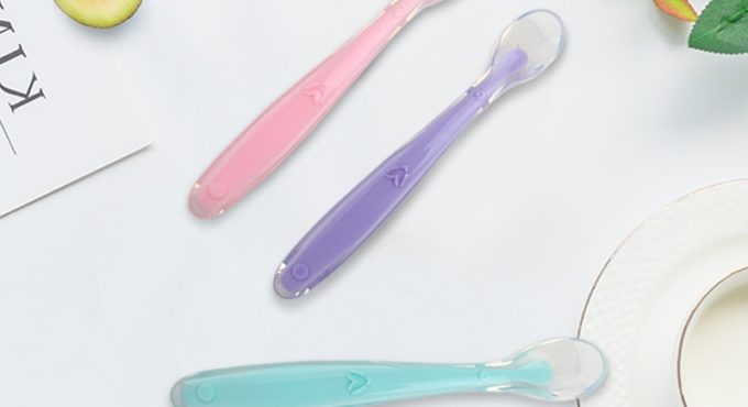 2020 New Baby Soft Silicone Spoon Candy Color Temperature Sensing Spoon Children Food Baby Feeding Tools