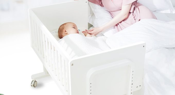 Small and easy to move baby crib 4 modes multi-function solid wood baby bed stitching bed newborn 5 high and low adjustment bed