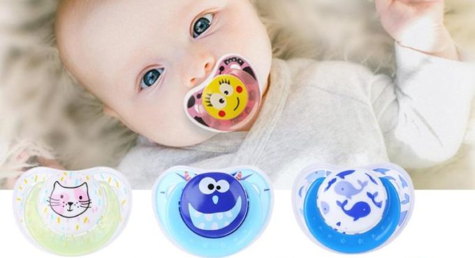 Cute Baby Pacifier with Antidust Lid Safe Newborn Infant Toddler Baby Pacifier Silicone Nipple Soother Infant Teether with Cover