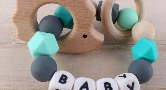 Customized Baby Name Teether Bracelet Ring Cute Beech Wooden Pendant Baby Boy Girl Teething Rattle Shower Gift