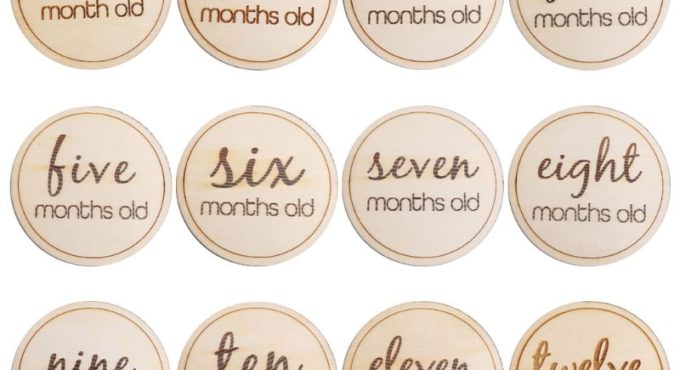 12 Pcs/set Baby Monthly Milestone Wooden Card Infants Newborn Growth Album Photography Props Kids Newborn Shower Gifts