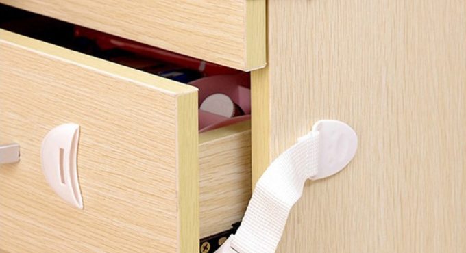 10 Pcs/lot Child Protection Plastic Child Lock Baby Safety Infant Security Door Stopper Castle Drawer Cabinet Toilet Safety Lock