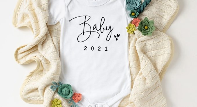 Baby Coming Soon 2021 Simple Print Pregnancy Announcement Baby Bodysuit Pregnancy Reveal Bodysuits Toddler Baby