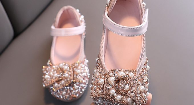 2020 New Childrens Shoes Pearl Rhinestones Shining Kids Princess Shoes Baby Girls Shoes For Party and Wedding D487