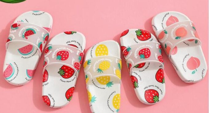 Summer Slippers children Slides girls Shoes Cartoon Fruit Strawberry Pineapple Peach Girl Flip Flops Slide Sandals Beach Slides