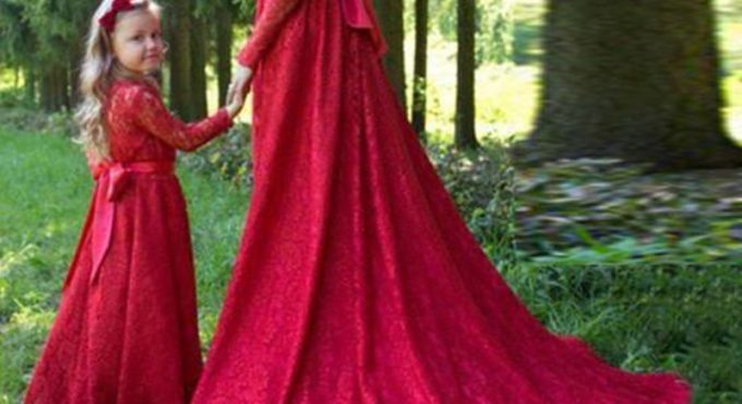 Red Lace Mother and Daughter Dress Long Sleeve Sheer Neck Flower Girl Dress for Wedding Party Gown