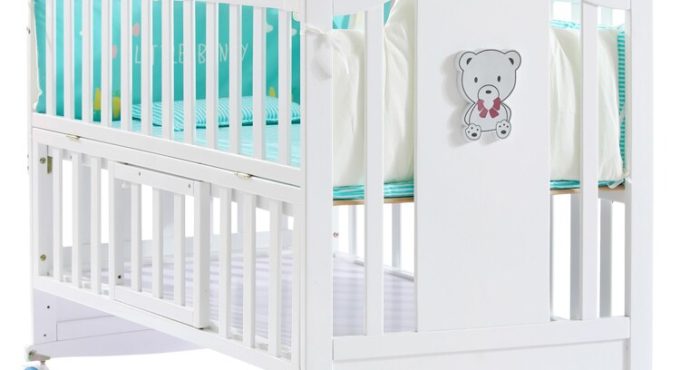 Crib Solid Wood White European Style Baby BB Bed Bassinet Newborns Multi-functional Joint Bed