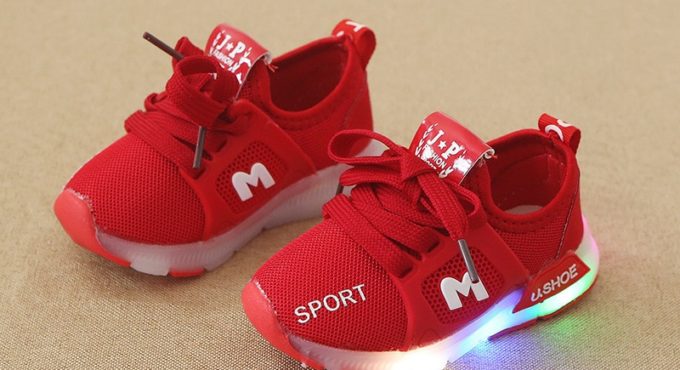 New Children Luminous Shoes Boys Girls Sport Shoes Baby Flashing LED Lights Fashion Sneakers Toddler's Sports shoes SH19054