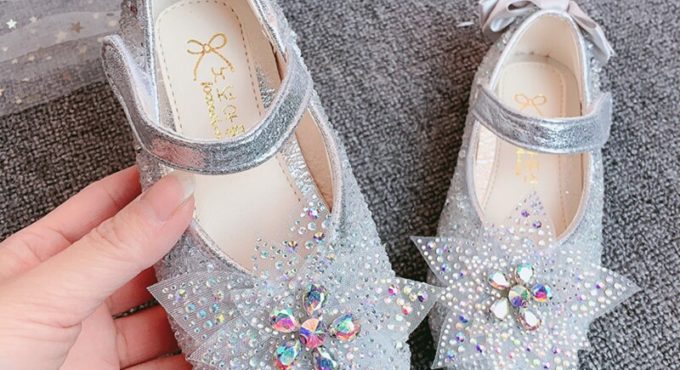 YIHONGMEIQI Spring 2020, new shoes for girls, shining princess shoes, baby dance shoes, casual shoes